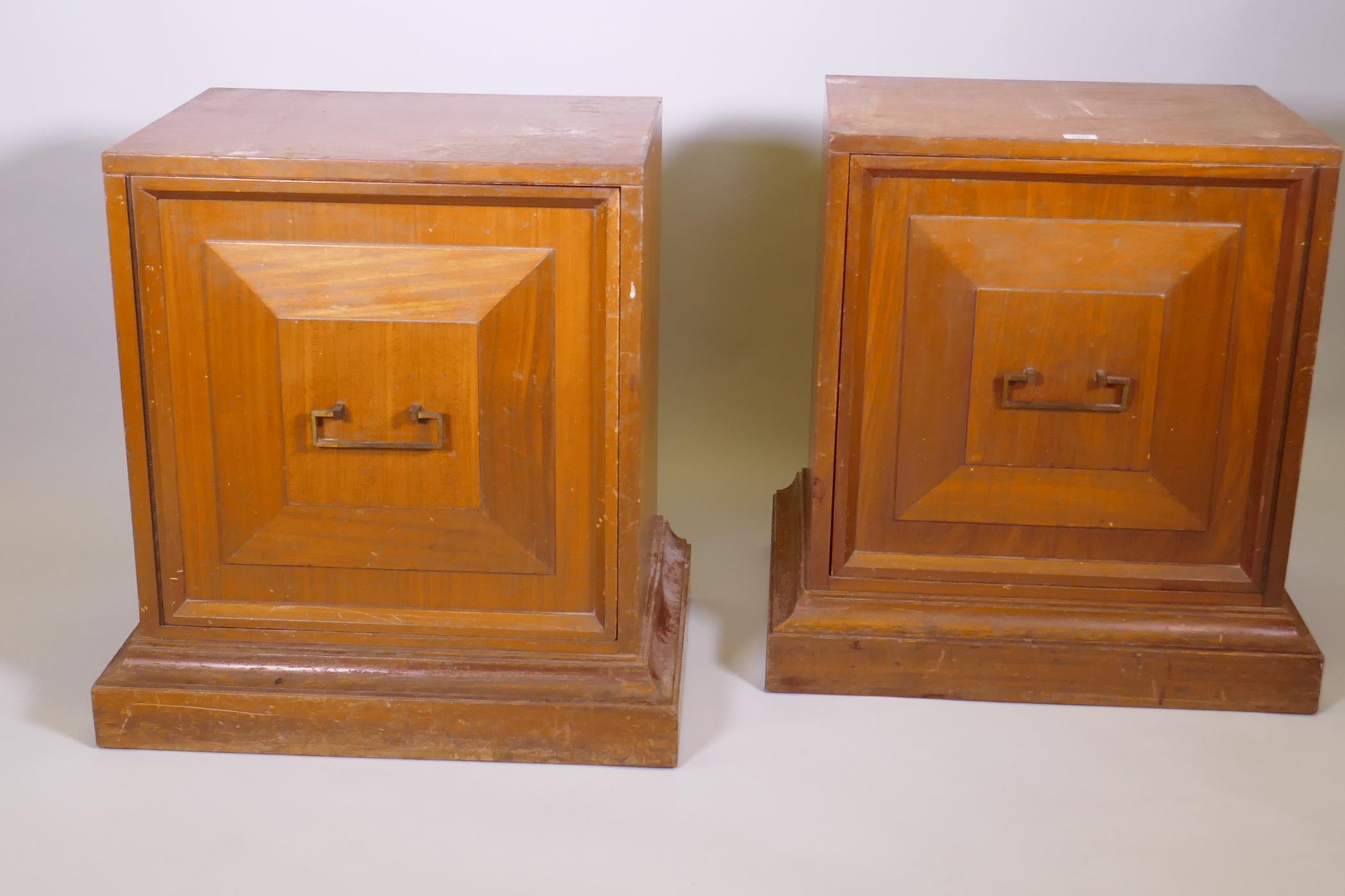 A pair of Younger mahogany pedestal cabinets, with moulded doors and plinth bases, 28" x 20" x 28" - Image 4 of 5