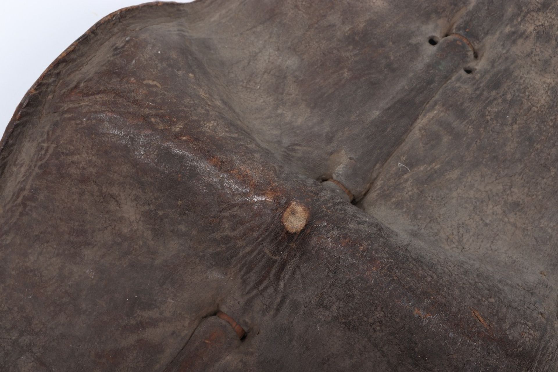 Large Nuer Tribe South Sudan Warriors Battle Shield - Image 2 of 8