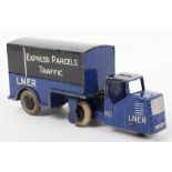 Dinky Toys Pre-War 33r Mechanical Horse & Trailer LNER