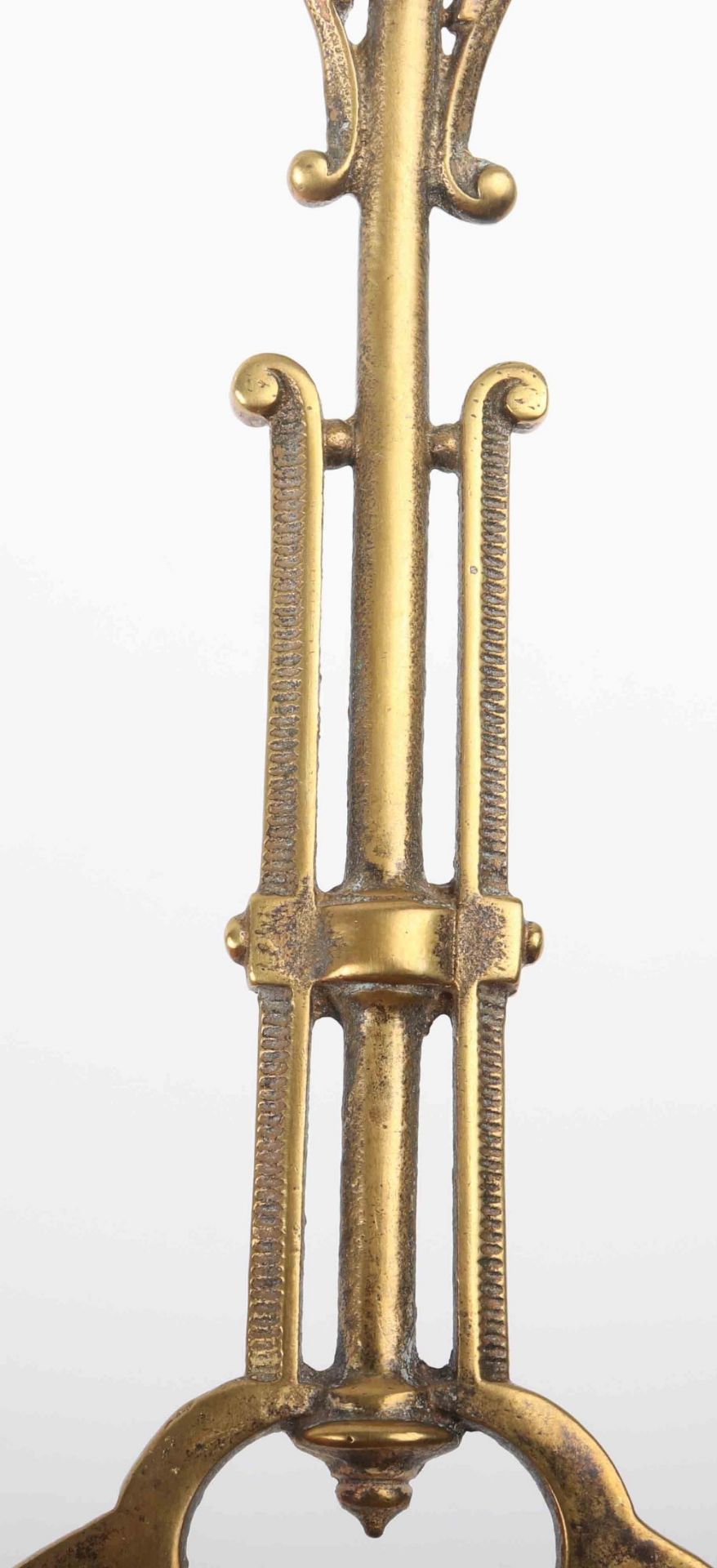 A 19th century gilt brass pocket watch stand on shield 10cmH - Bild 7 aus 9