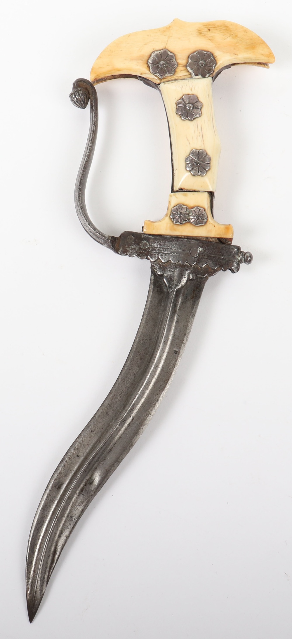 ^ Indian Dagger Khanjarli from Vizianagram, 17th or 18th Century