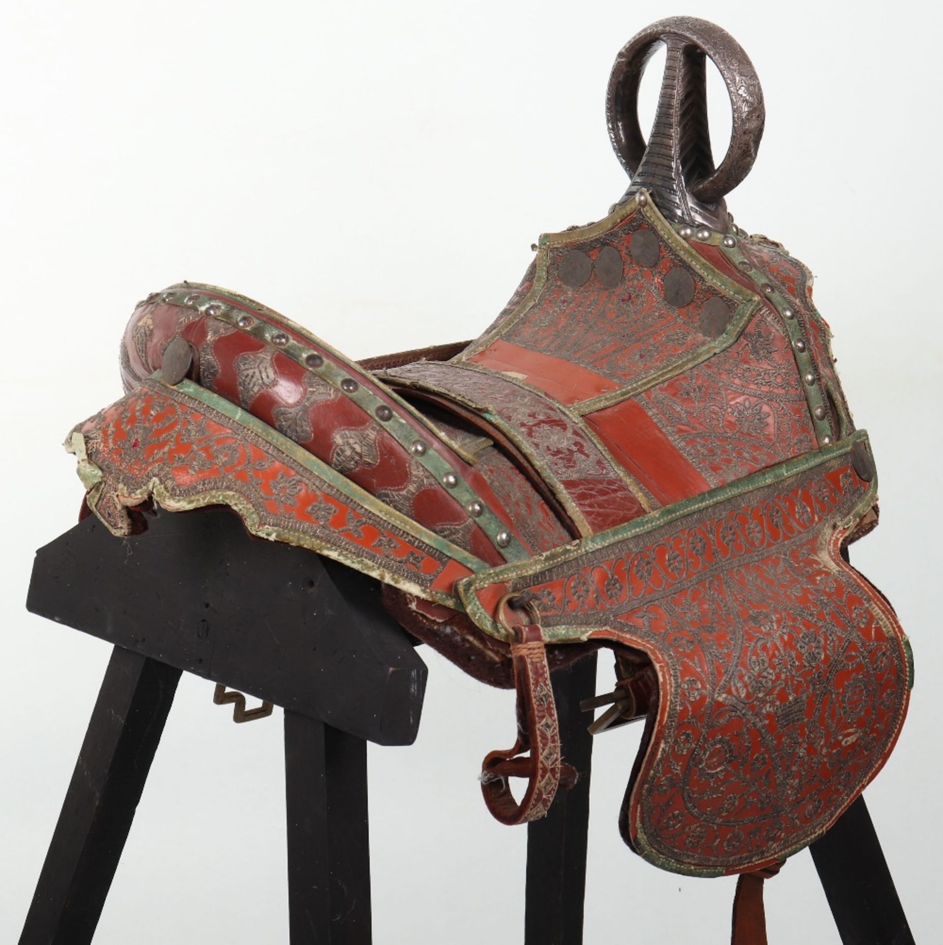 Fine and Scarce North Indian Saddle, Probably Late 19th or Early 20th Century - Image 9 of 12