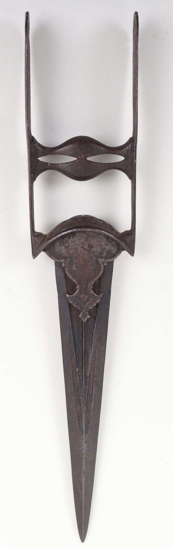 Indian Dagger Katar from the Tanjore Armoury, 17th Century - Image 2 of 12