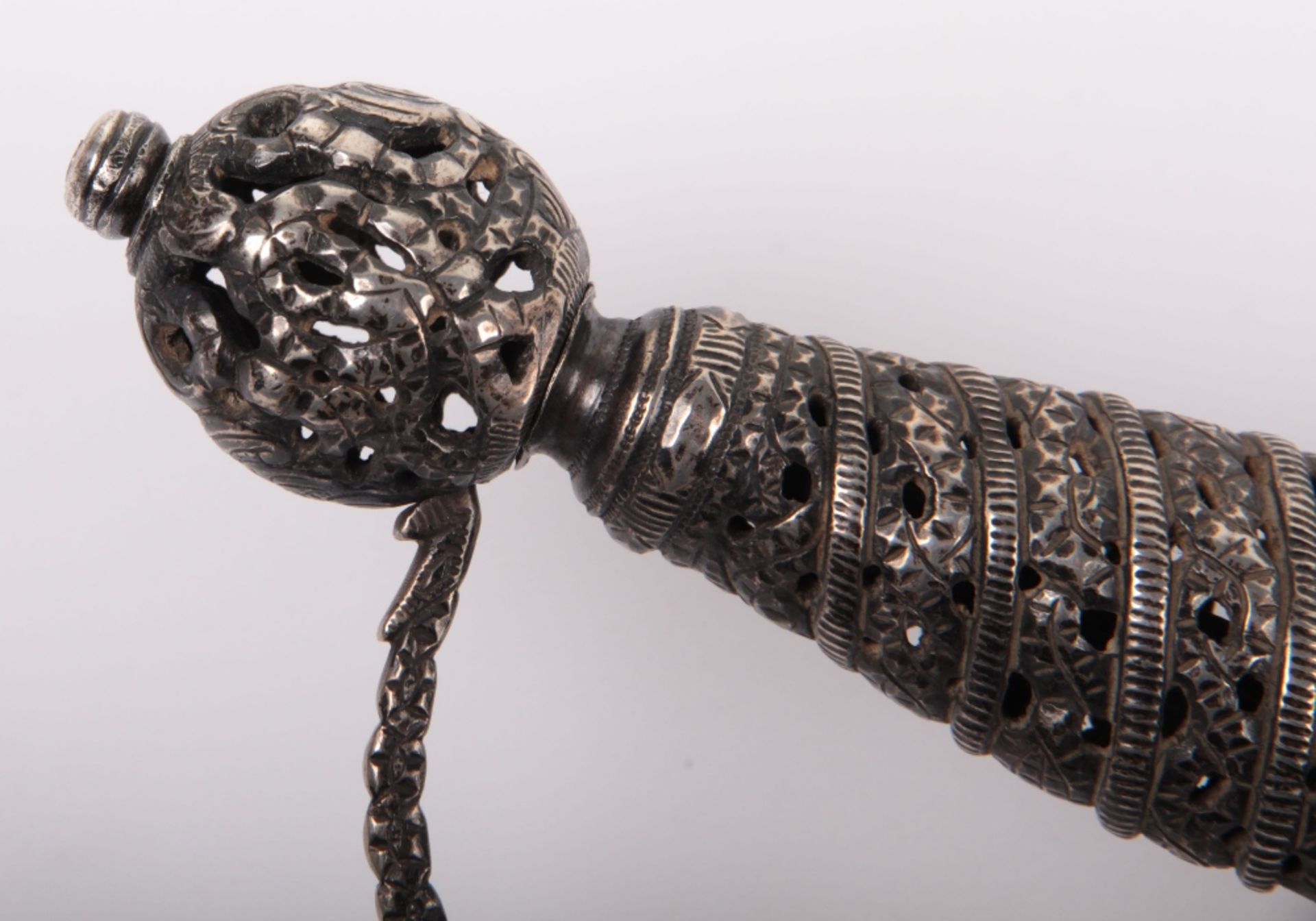 Fine and Unusual French Silver Hilt Small Sword with Removable Hilt - Image 11 of 25