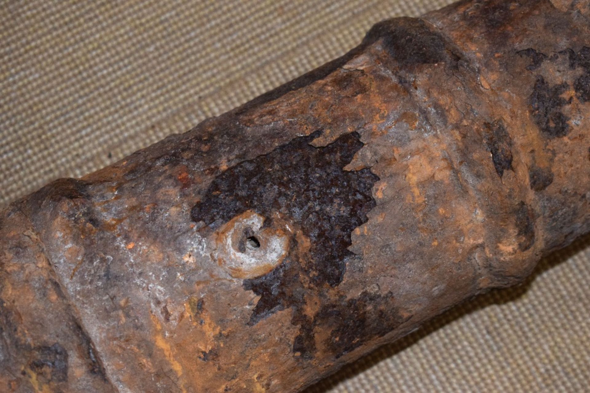 Heavy Chinese Cast Iron Cannon - Image 4 of 7