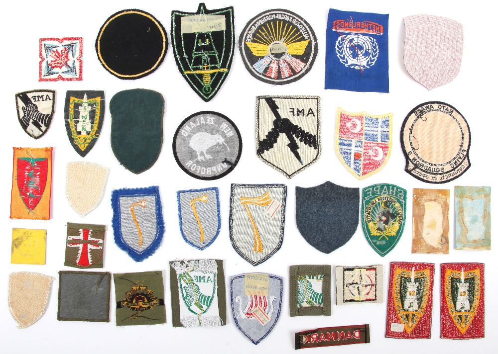 Foreign Military Cloth Badges - Bild 2 aus 2