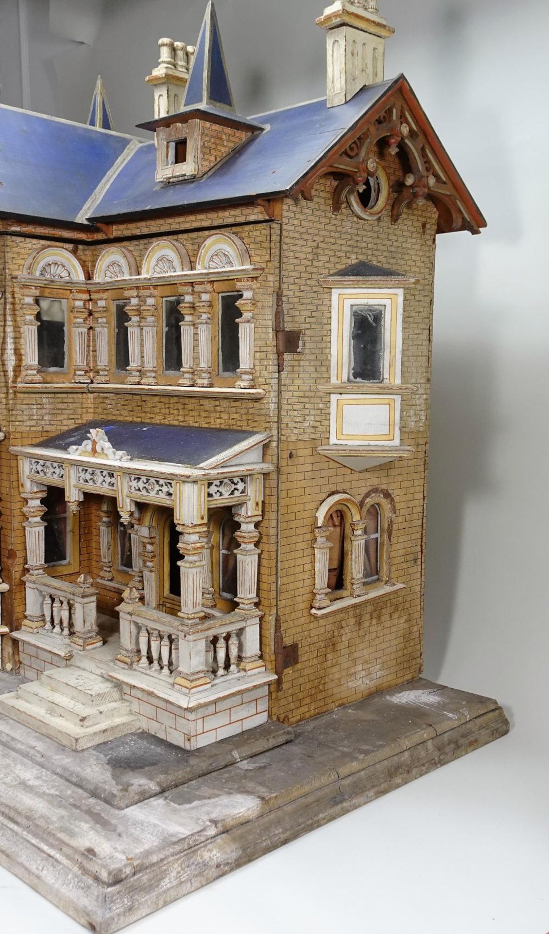 A large and impressive Moritz Gottschalk blue roof dolls house model: 2556/2 in original condition, - Image 3 of 13