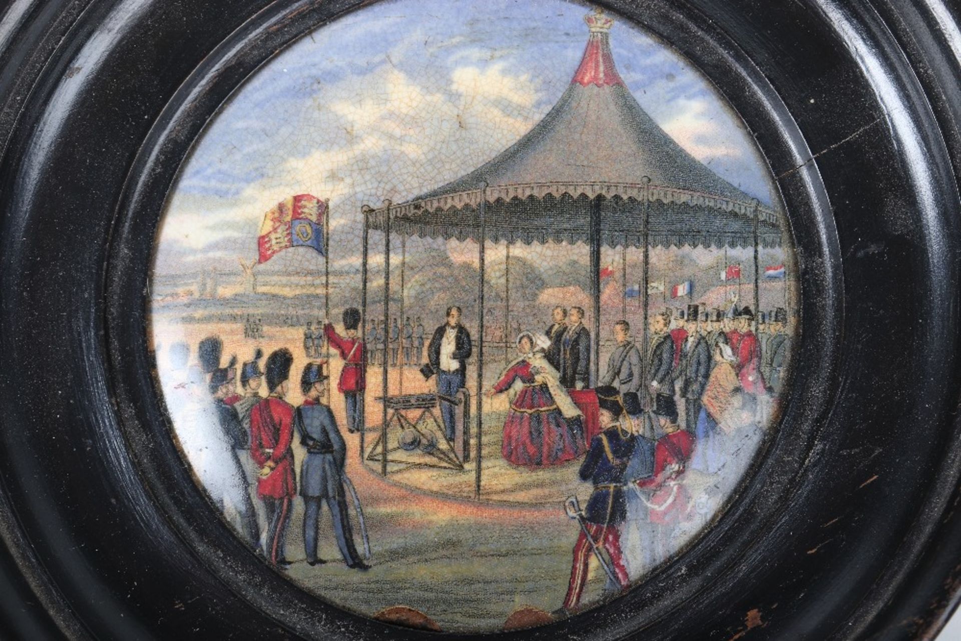 Victorian Painted Pot Lid of Queen Victorian Investiture of the Victoria Cross Medals for the Crimea - Image 2 of 3