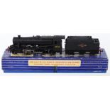 Hornby Dublo 3-rail boxed LT25 8F 2-8-0 Freight locomotive and tender,