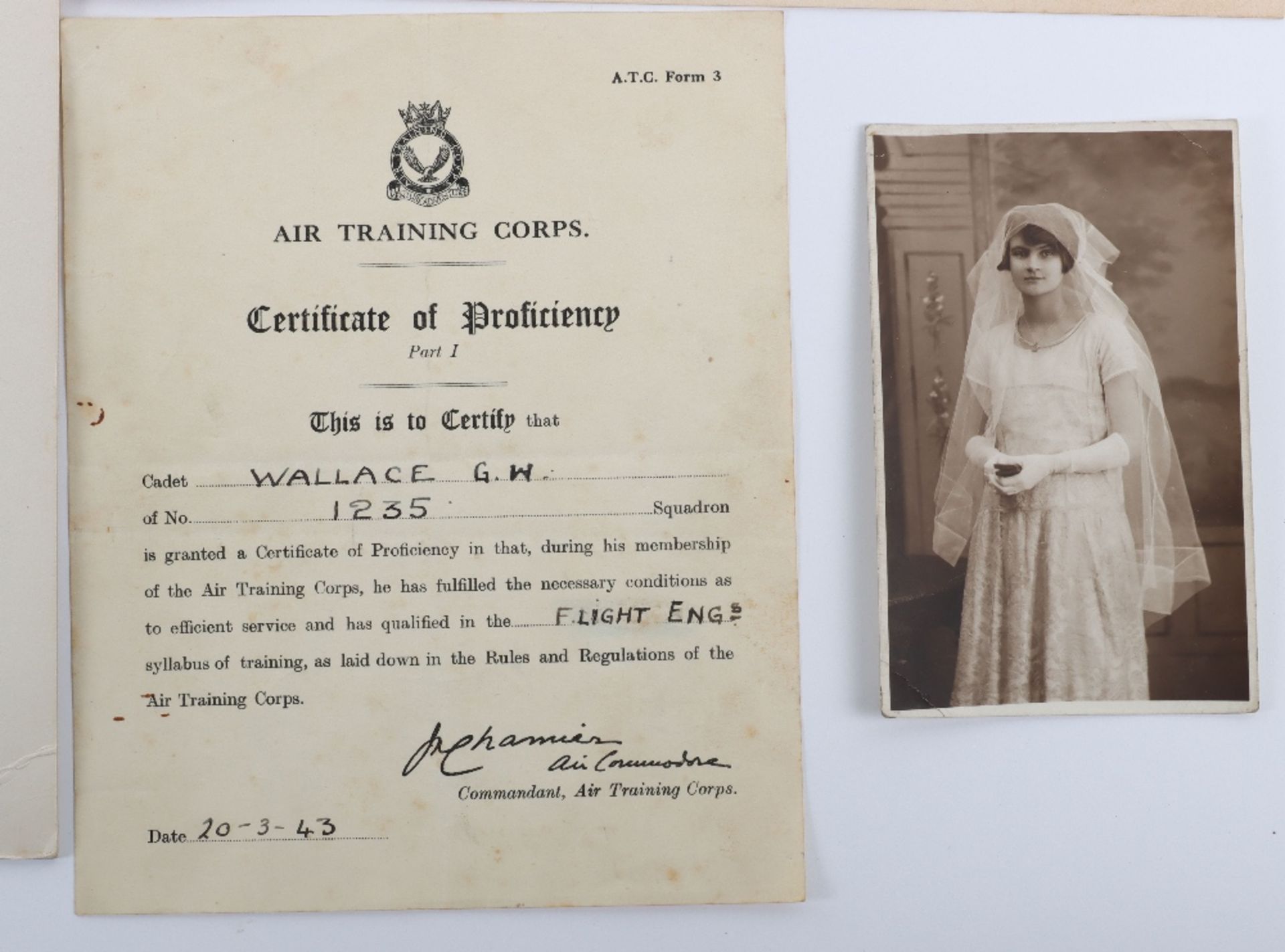 Photographs and Certificates relating to Detective Constable later Sergeant Gerald William Wallace. - Bild 9 aus 9