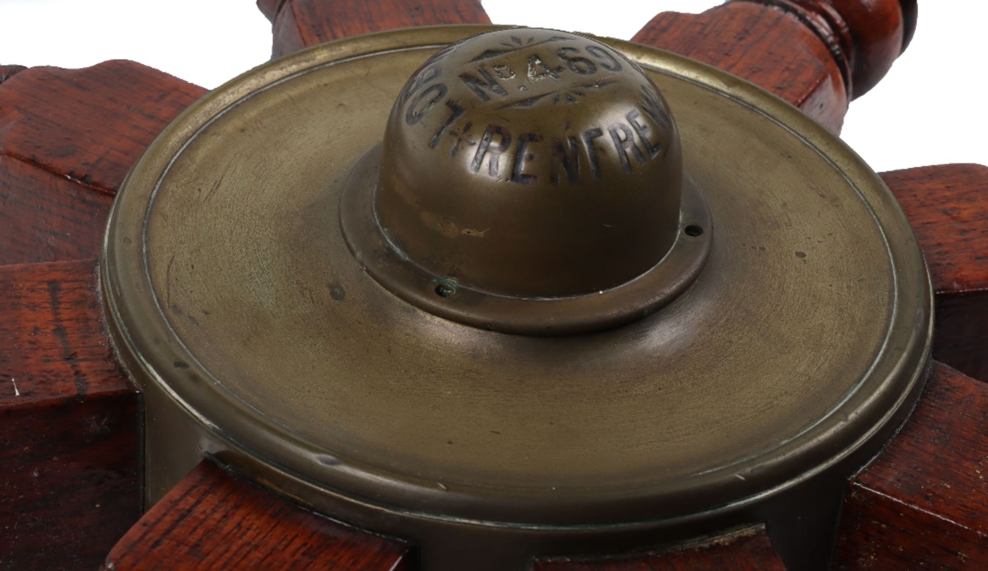 An early 20th century oak and brass ships wheel - Image 4 of 7