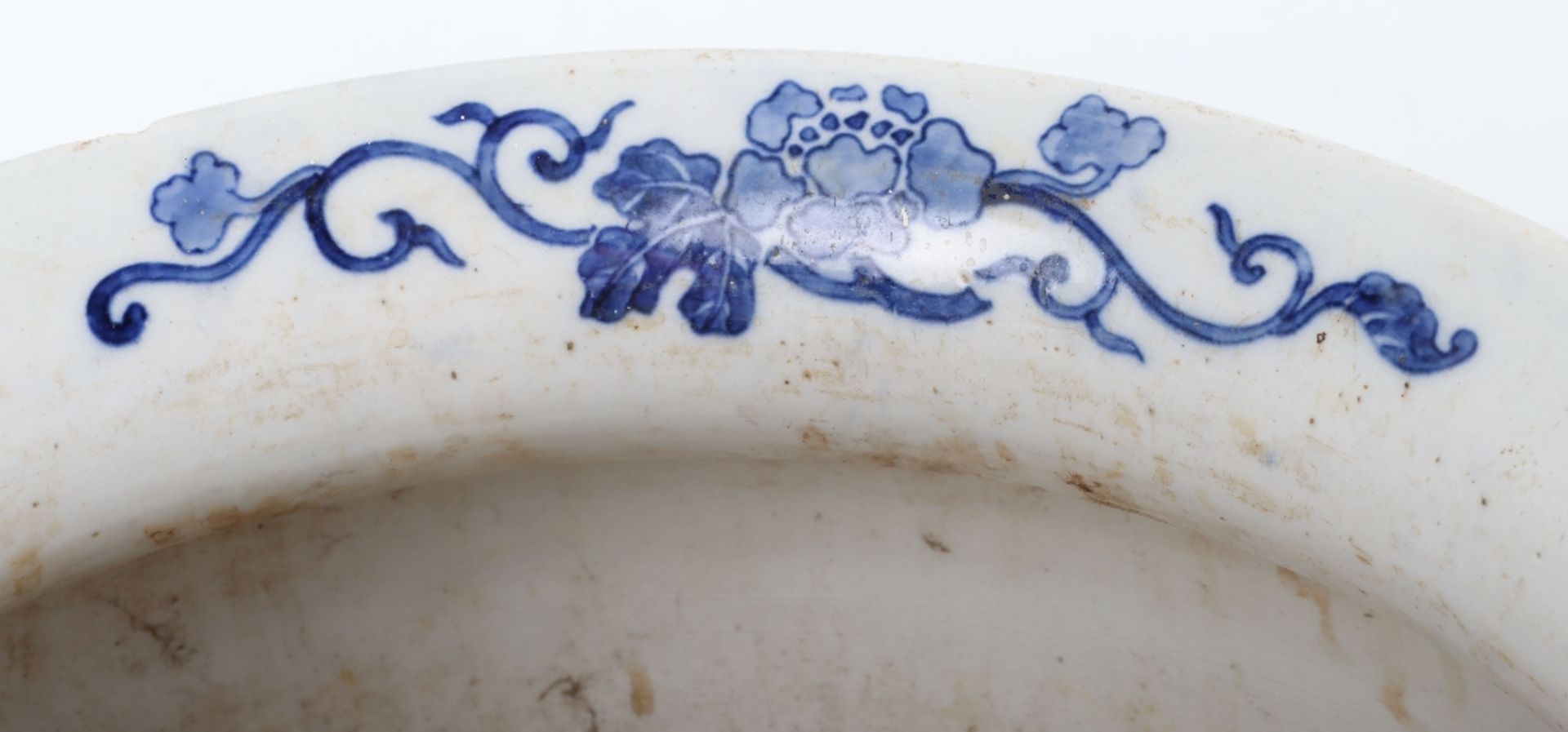 A Chinese blue & white fish bowl / jardiniere, unmarked - Image 9 of 14