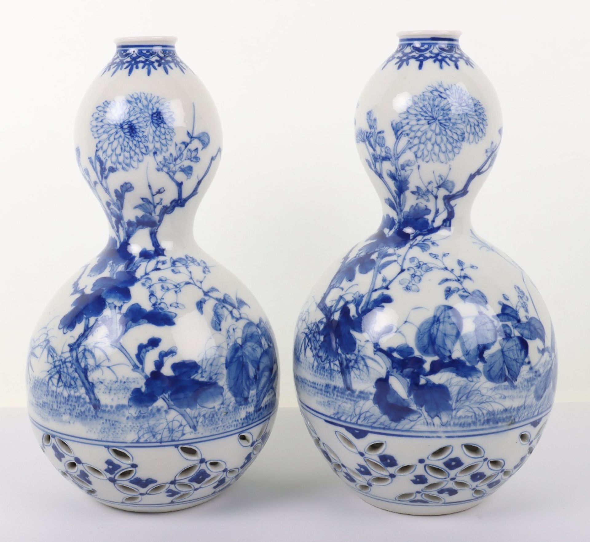 A pair of 20th century Japanese double gourd vases - Image 3 of 6