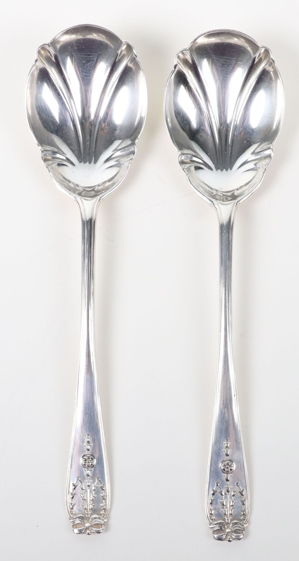 A pair of early 20th century serving spoons, Josiah Williams & Co, London 1918