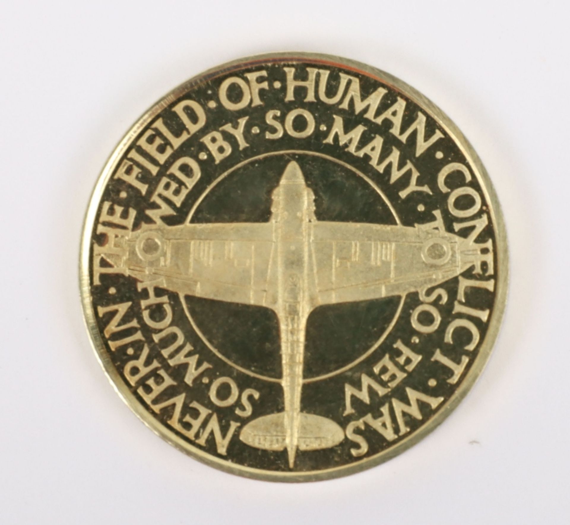 An 18ct gold Battle of Britain commemorative coin - Bild 3 aus 3