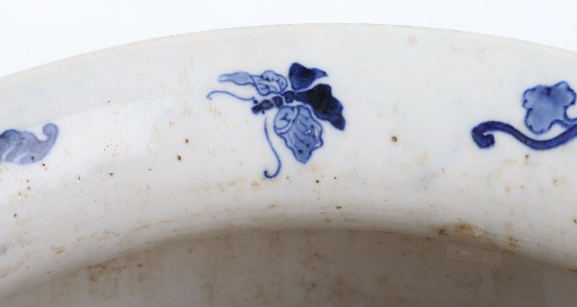 A Chinese blue & white fish bowl / jardiniere, unmarked - Image 10 of 14