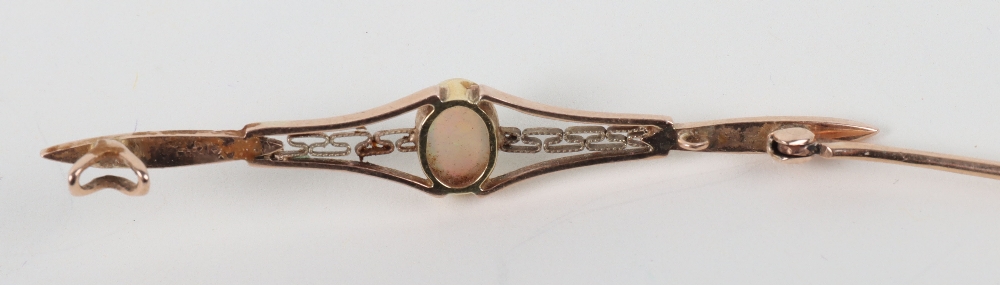 An Edwardian 9ct gold and opal set brooch - Bild 2 aus 2