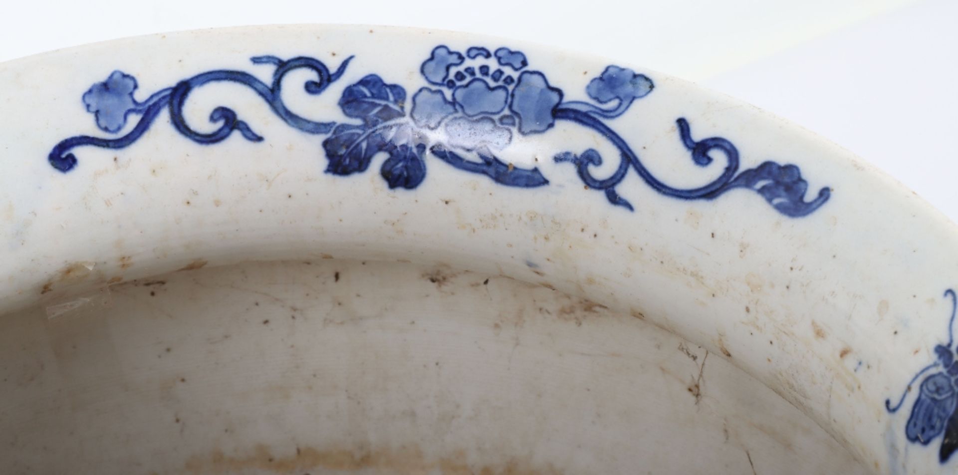 A Chinese blue & white fish bowl / jardiniere, unmarked - Image 11 of 14