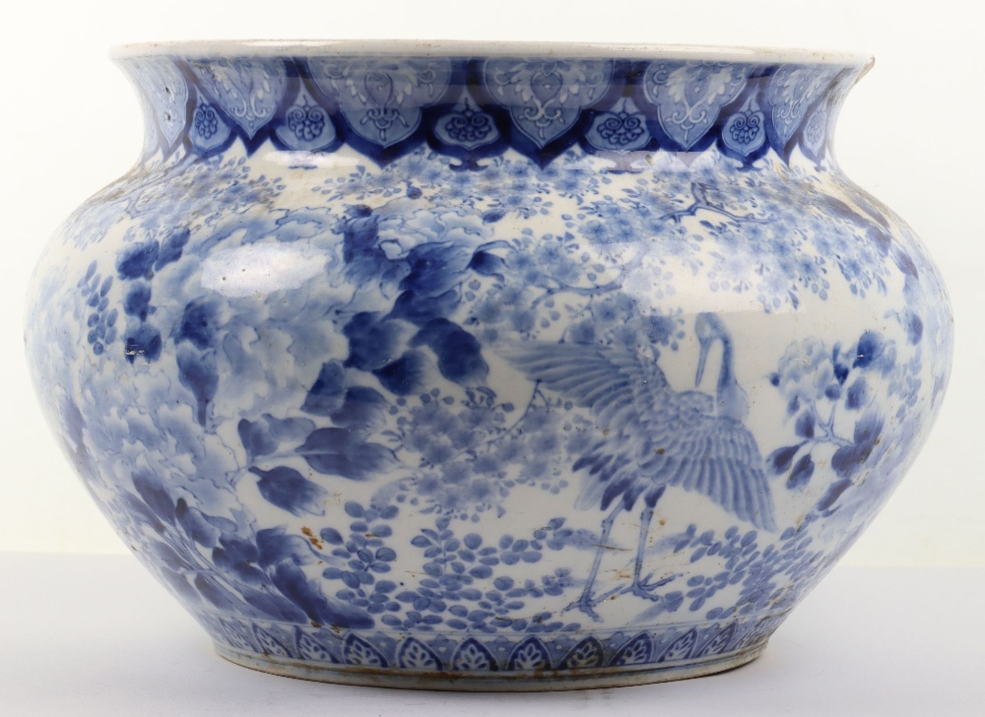 A Chinese blue & white fish bowl / jardiniere, unmarked