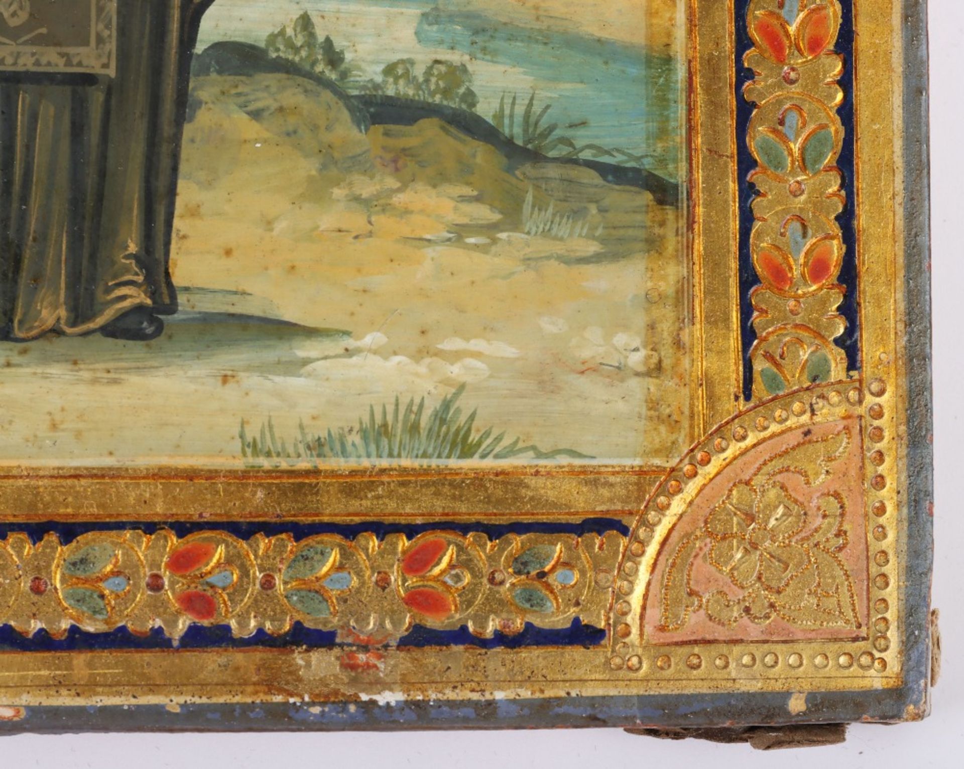 A 19th century Russian wood and gilt icon - Image 4 of 7