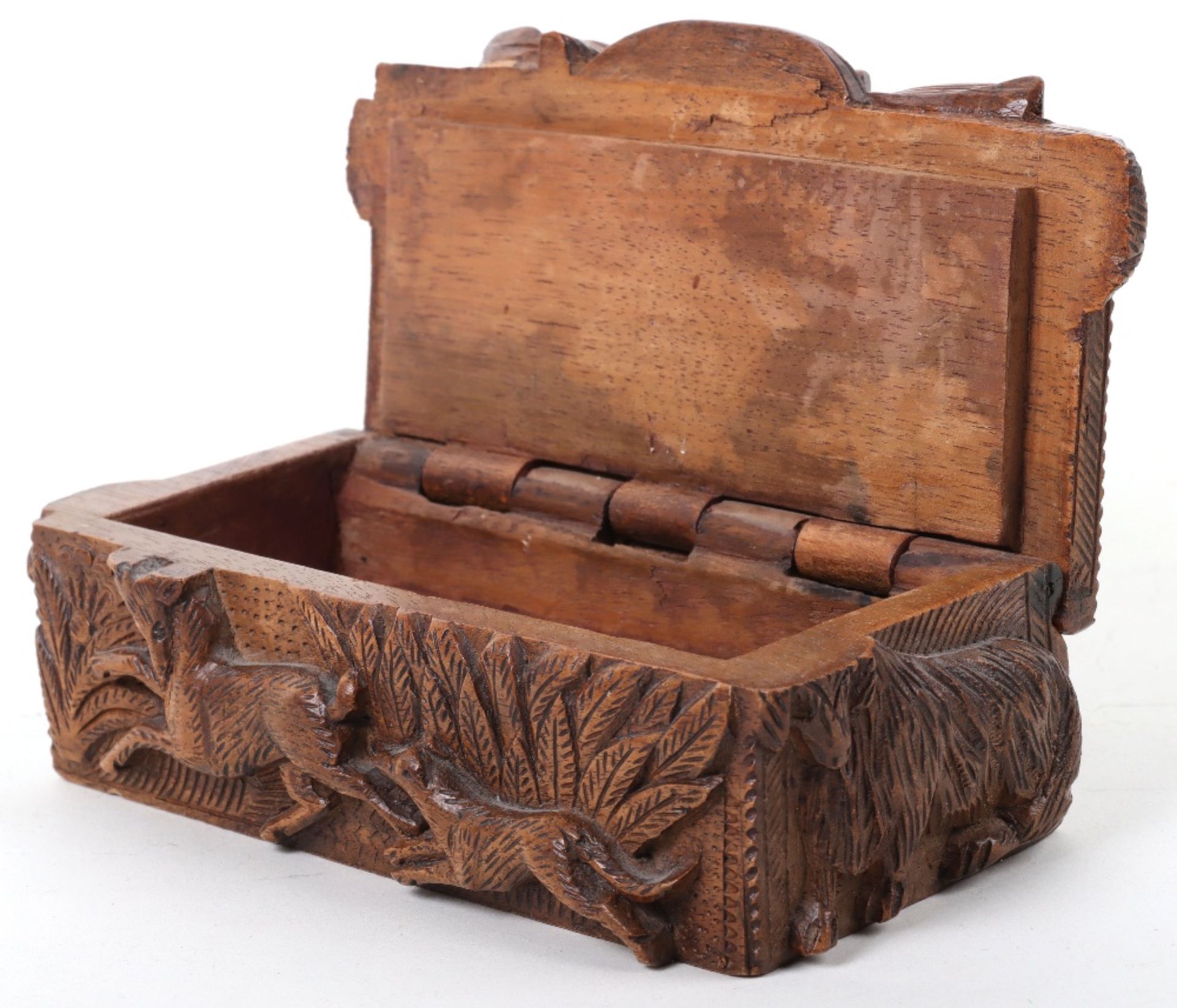 A 19th century Scottish carved wood box with Campbell clan crest and motto to lid - Image 7 of 8