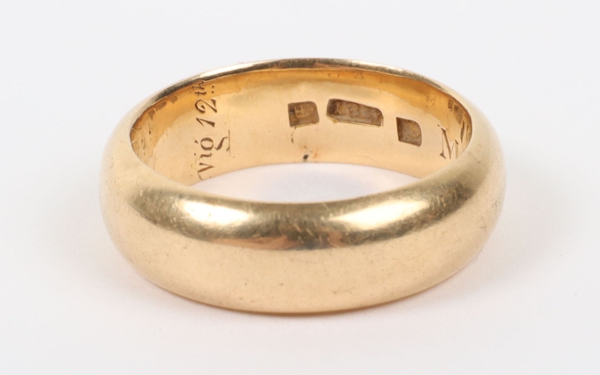 A Victorian 18ct wedding ring - Image 3 of 3