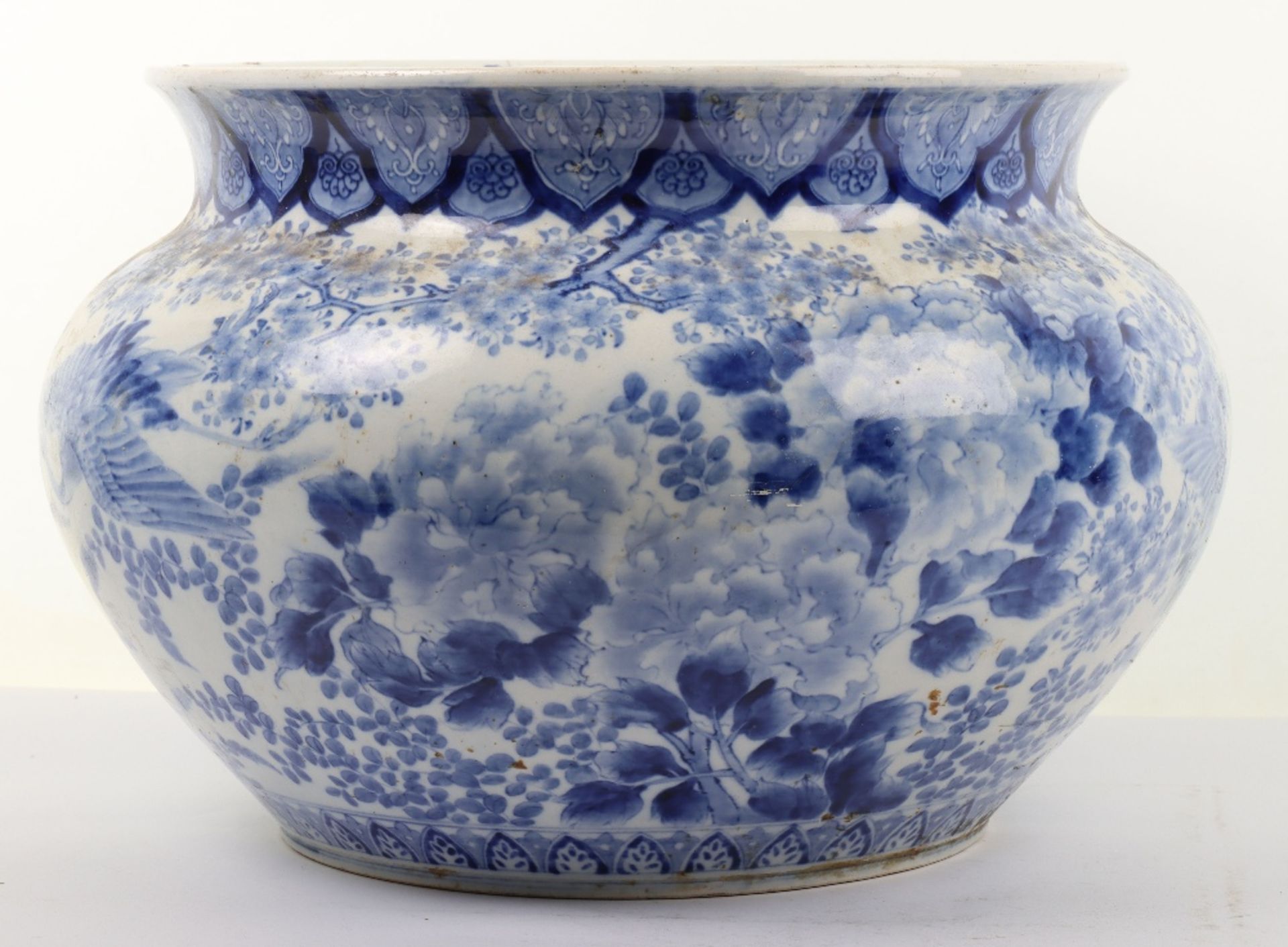 A Chinese blue & white fish bowl / jardiniere, unmarked - Image 5 of 14