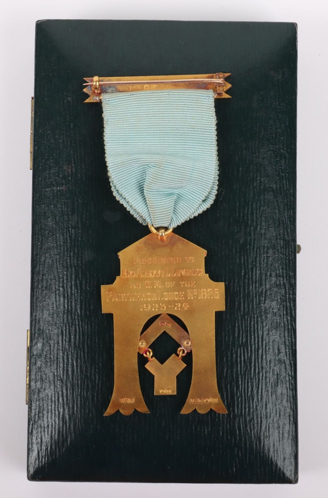 An 18ct masonic medal, the bar engraved ‘Parthenon’ - Image 3 of 5