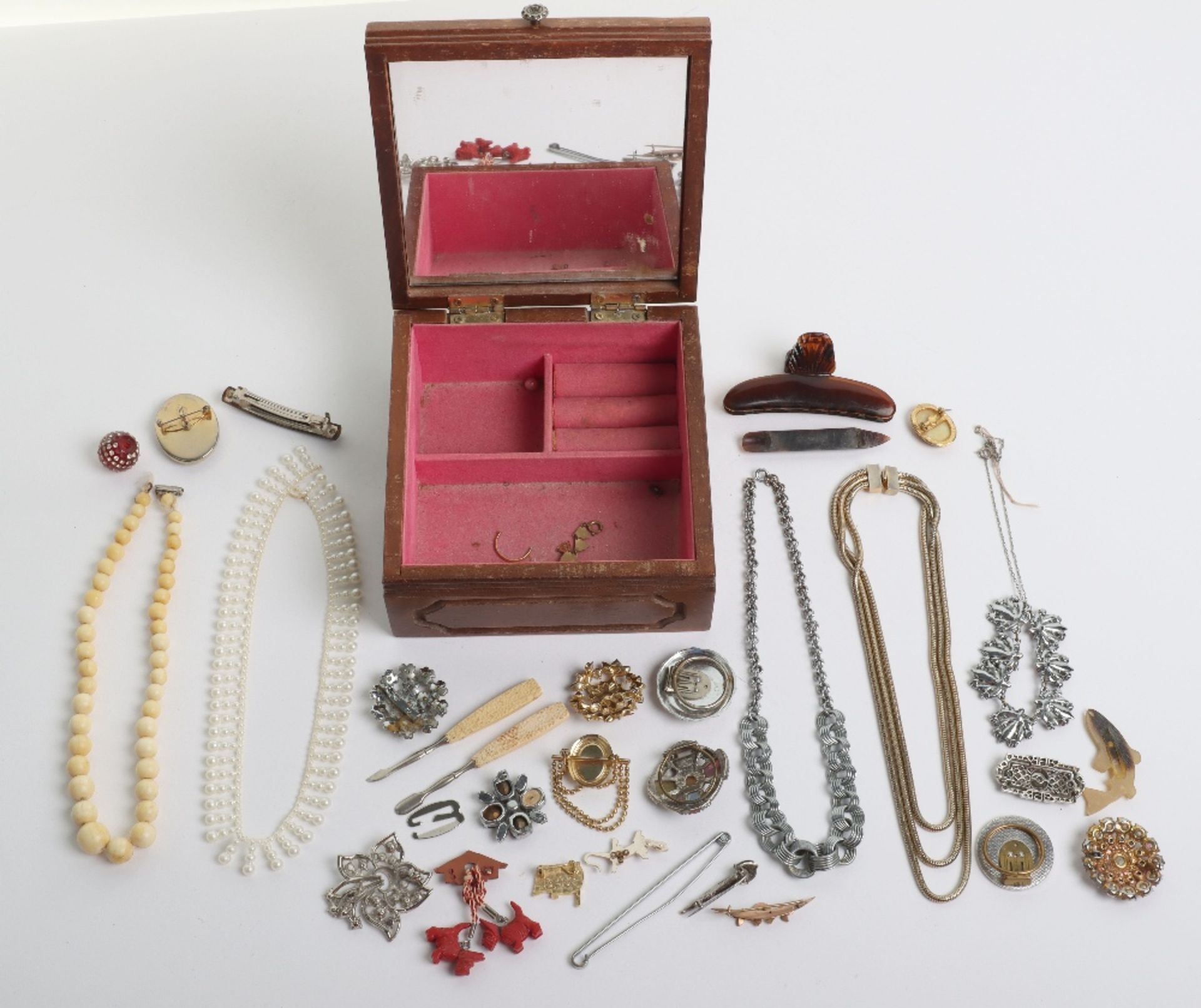 A selection of costume jewellery - Image 4 of 6