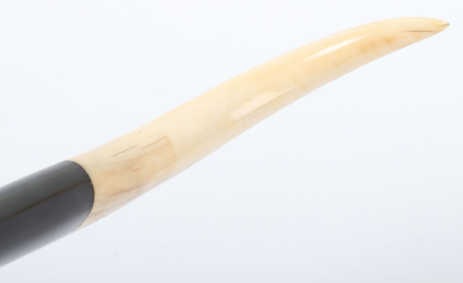 >An 18th century ivory crook walking stick - Image 9 of 9