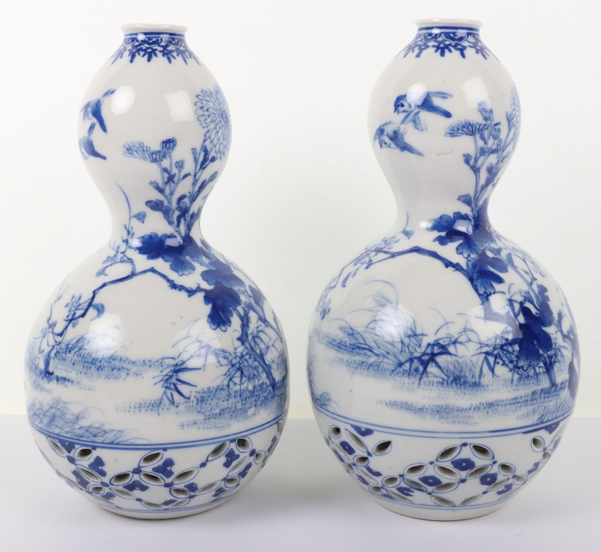 A pair of 20th century Japanese double gourd vases - Image 4 of 6