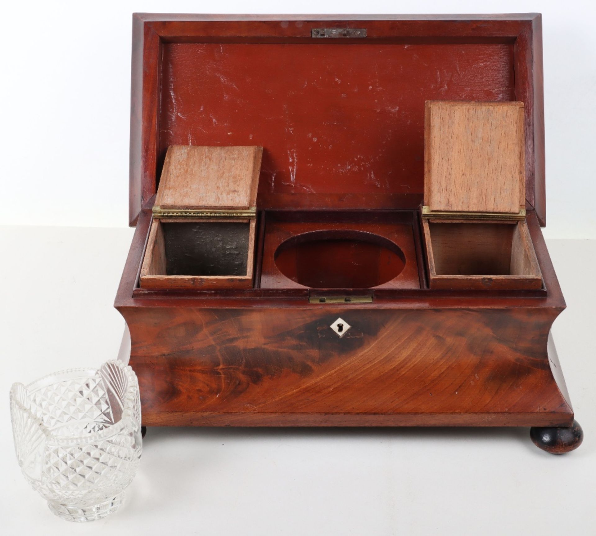 A 19th century mahogany casket tea caddy - Image 4 of 14