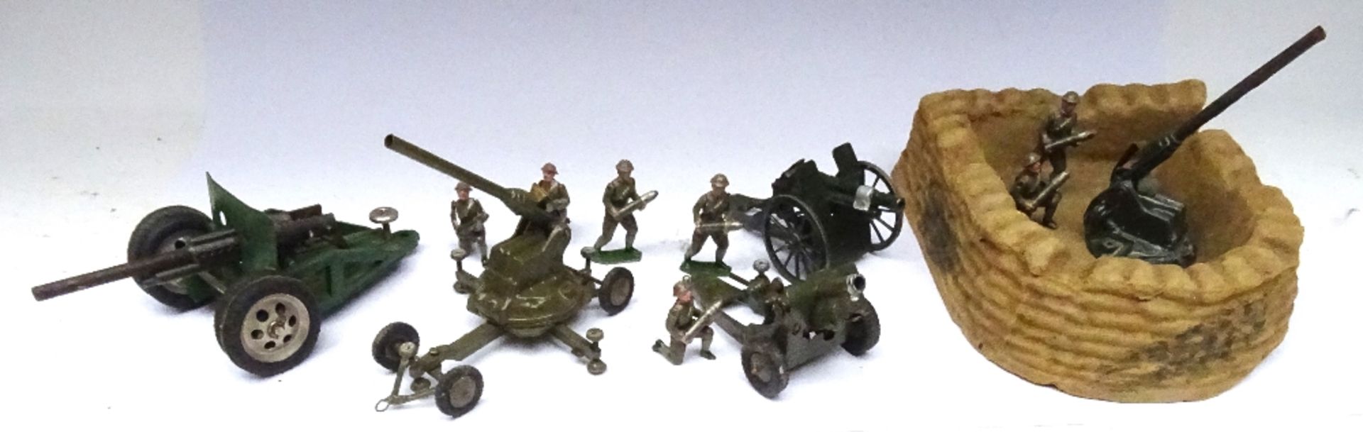 Britains set 1730, Gunners carrying Shells - Image 2 of 8
