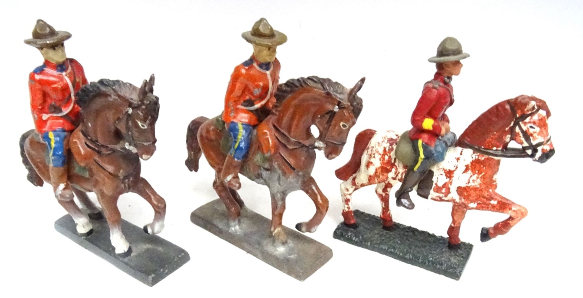 RCMP figures in solid metal, 65 to 75mm scale - Image 4 of 6