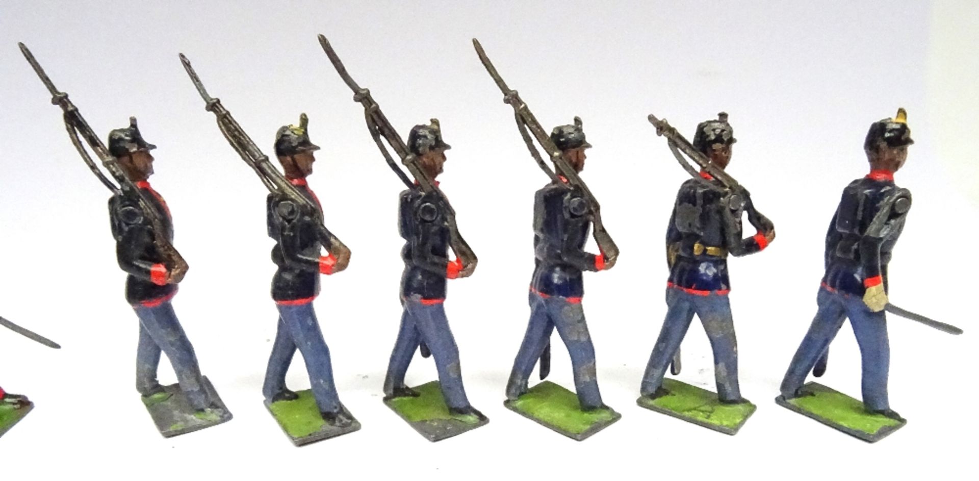 Britains set 178, Austrian Foot Guards - Image 11 of 12