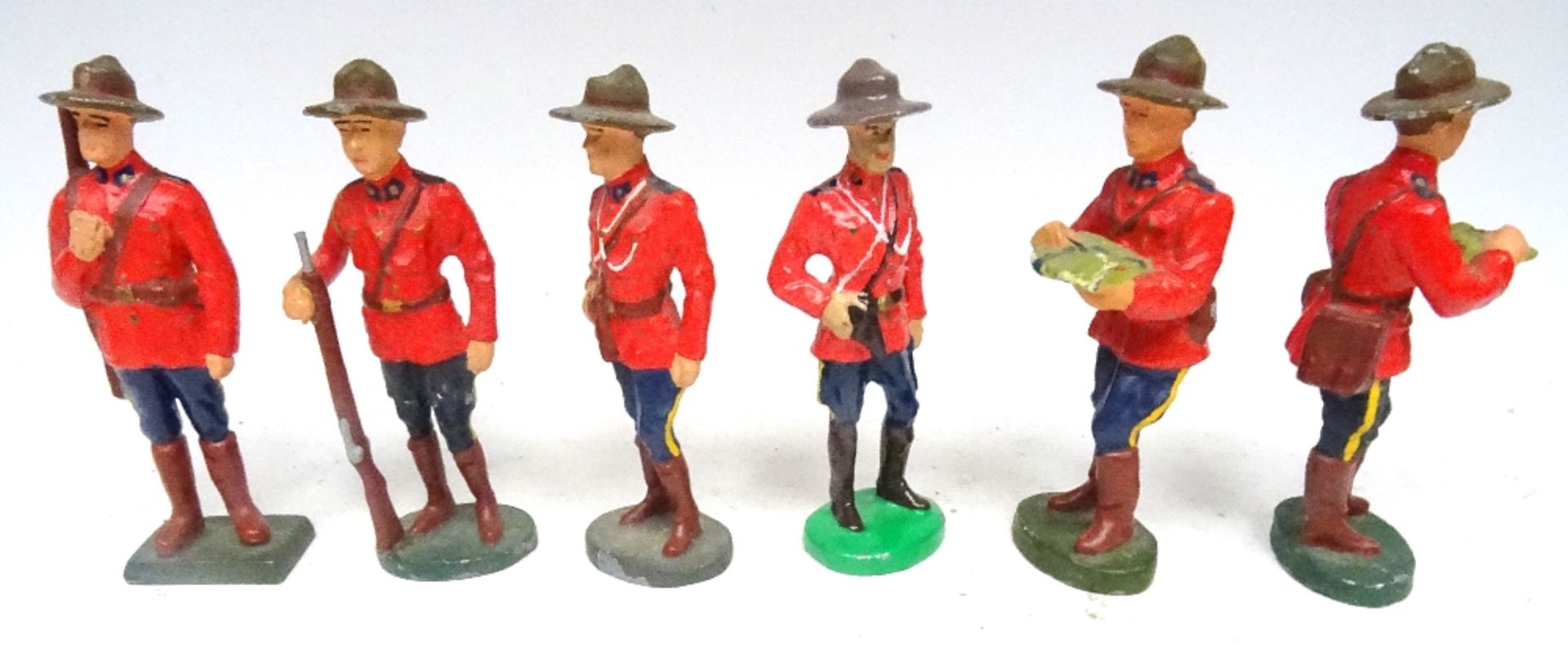 RCMP figures in solid metal, 65 to 75mm scale - Image 5 of 6