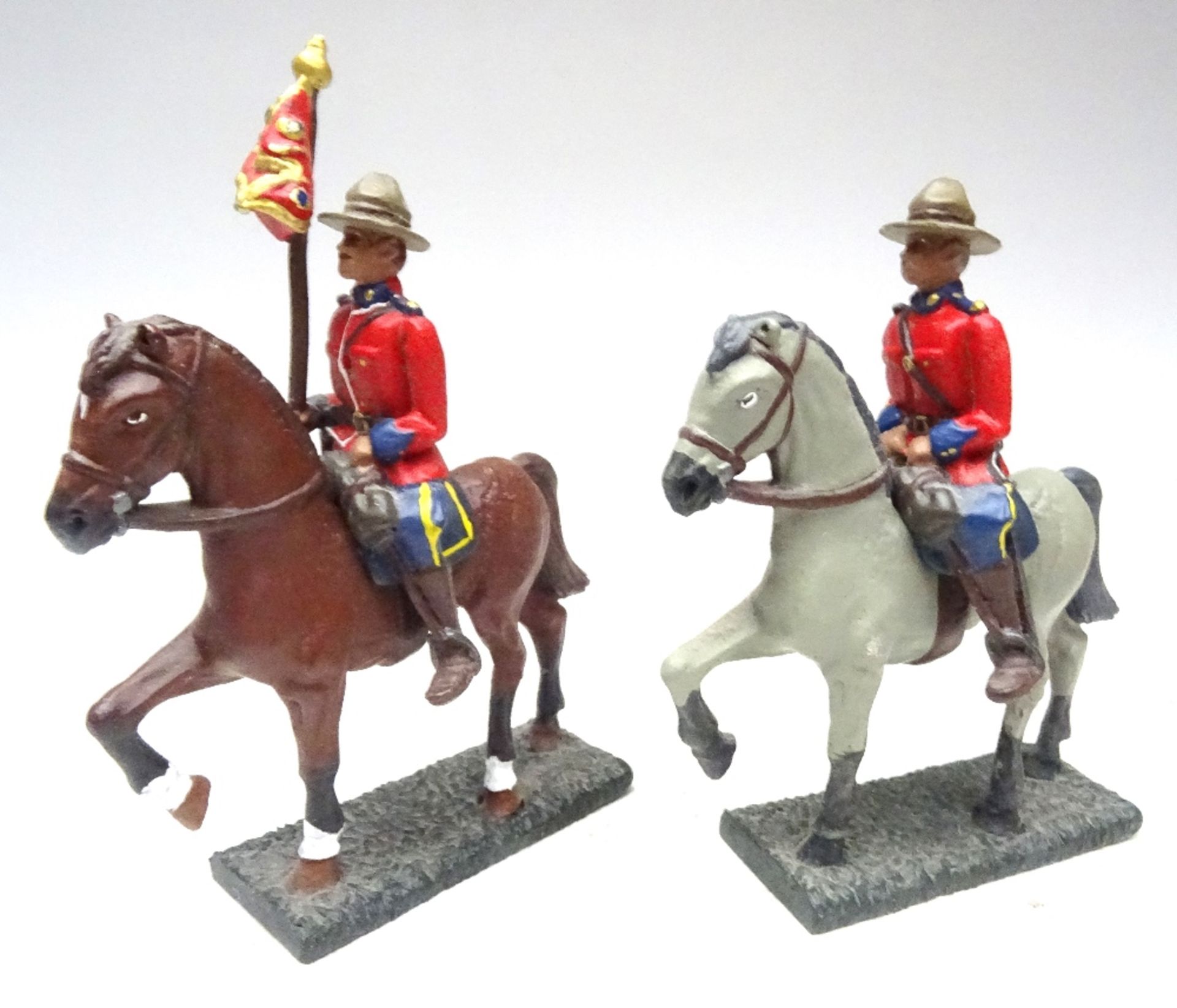 New Toy Soldiers Royal Canadian Mounted Police in stetsons, mounted - Image 5 of 5