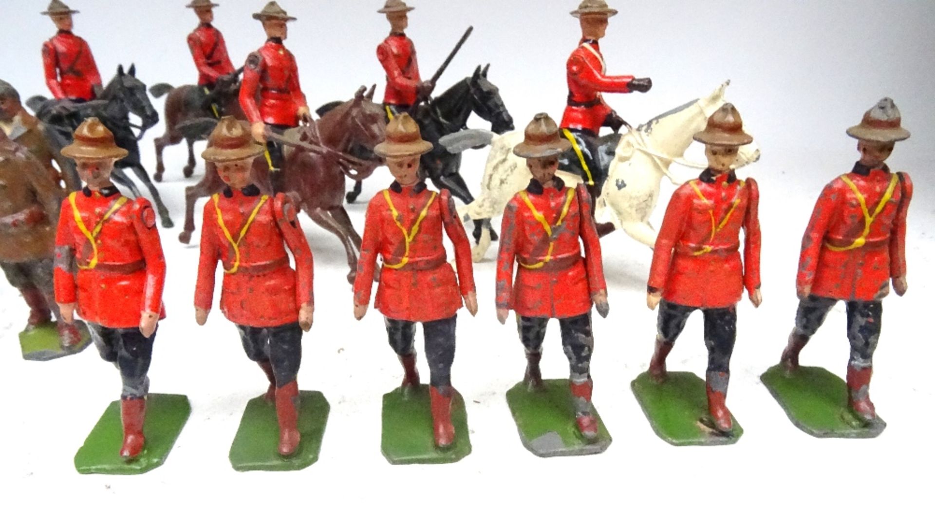 The full range of Britains Mounties - Image 5 of 10