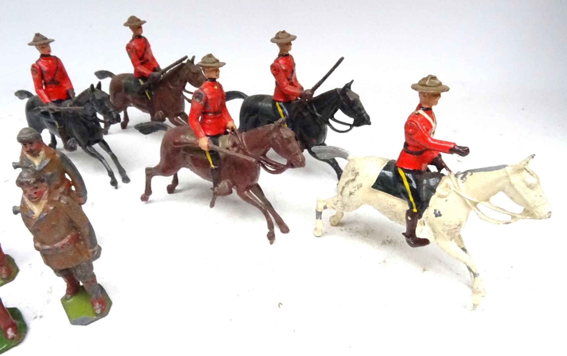 The full range of Britains Mounties - Image 4 of 10