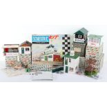 Vintage boxed Scalextric Buildings and Figures