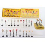 Dinky Toys 777 Ten Belisha Beacons in trade box