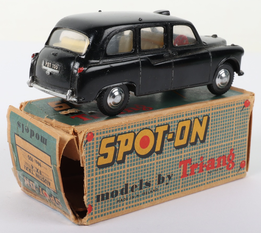 Tri-ang Spot On Model 155 Austin Taxi FX4 - Image 4 of 4