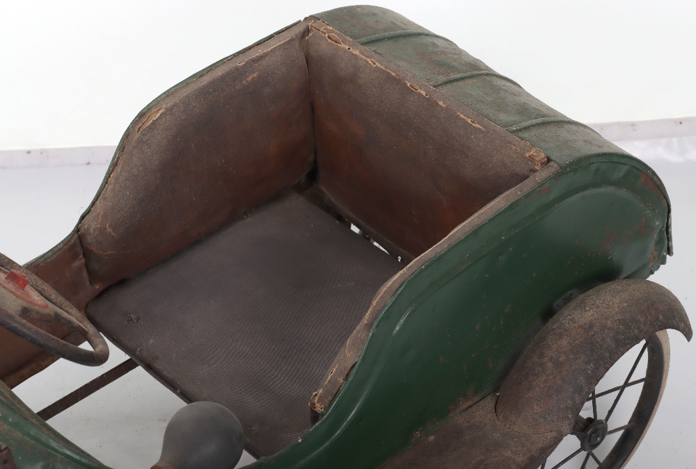 A Tri-ang pressed steel Vauxhall child’s pedal car, English circa 1940 - Image 5 of 10