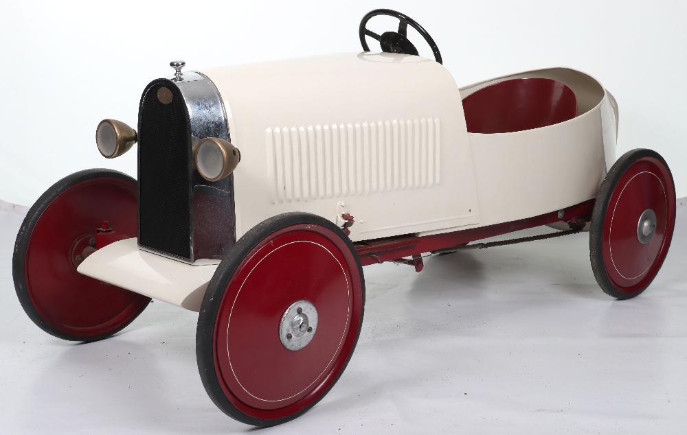 A very rare Eureka pressed steel Bugatti Duck tail type 35 child’s pedal Racing car, French circa 19 - Image 5 of 12