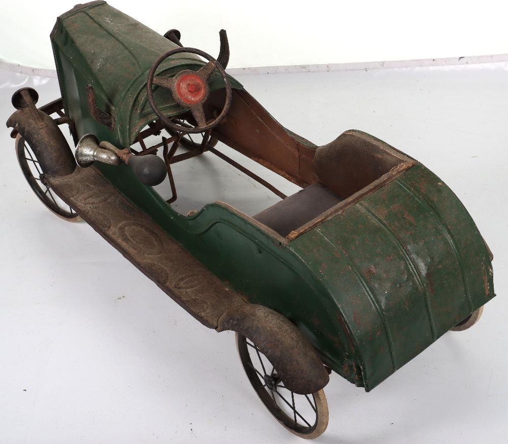 A Tri-ang pressed steel Vauxhall child’s pedal car, English circa 1940 - Image 9 of 10