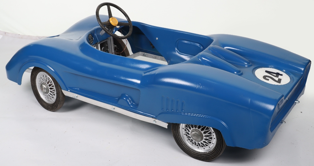 A scarce M & G (Morellett & Guerineae) hard moulded plastic Ford GT 40 child’s pedal Racing car, Fre - Image 10 of 11