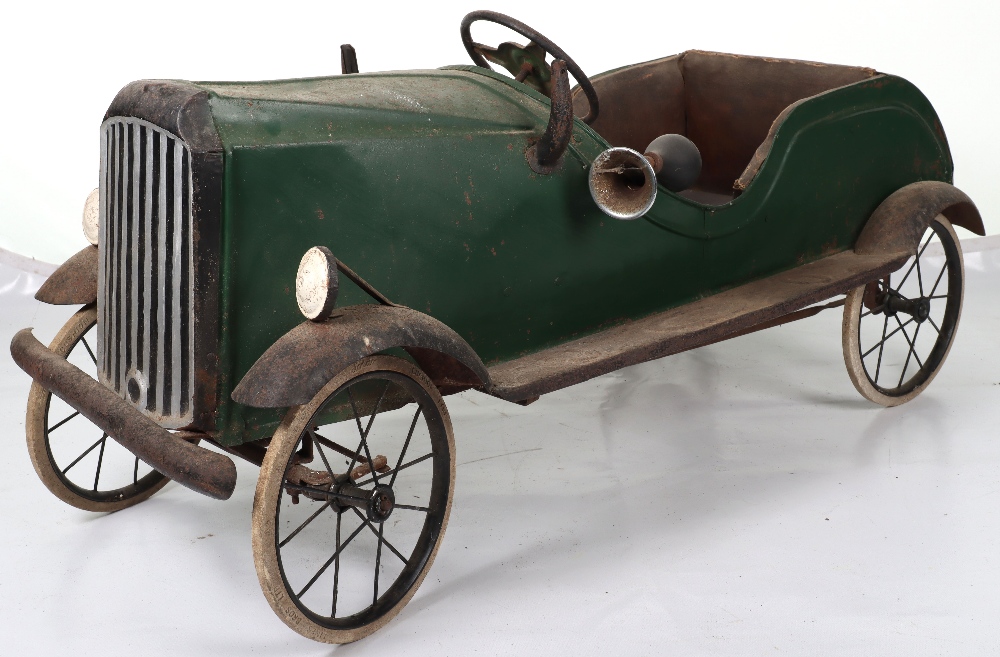 A Tri-ang pressed steel Vauxhall child’s pedal car, English circa 1940 - Image 6 of 10