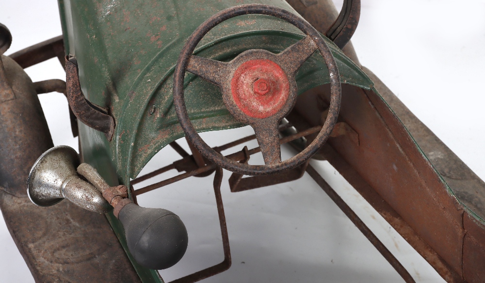 A Tri-ang pressed steel Vauxhall child’s pedal car, English circa 1940 - Image 8 of 10