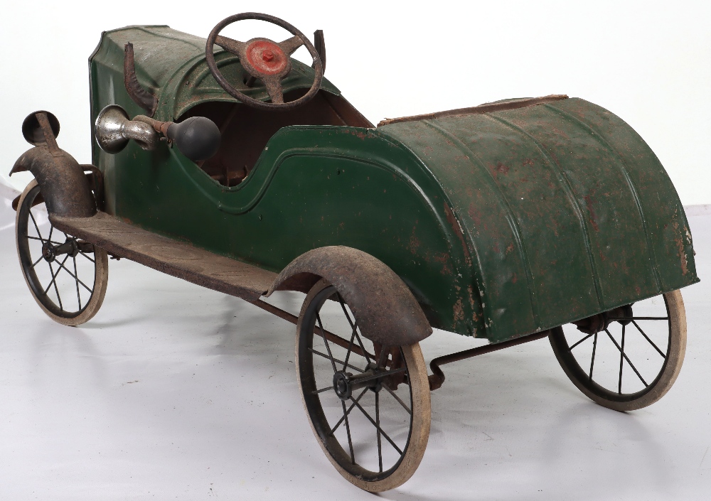 A Tri-ang pressed steel Vauxhall child’s pedal car, English circa 1940 - Image 7 of 10