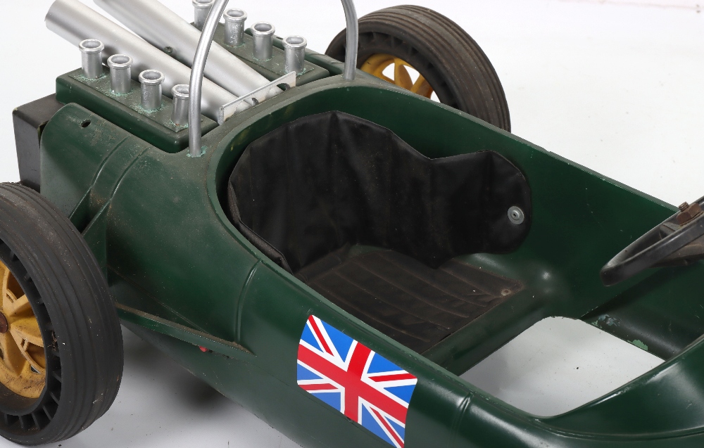 A Tri-ang moulded plastic Lotus child’s battery operated Racing car, English circa 1970 - Image 2 of 9